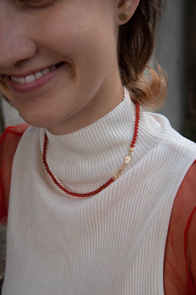 JUKSEREI ROSE CARNELIAN NECKLACE Tiefpreis
