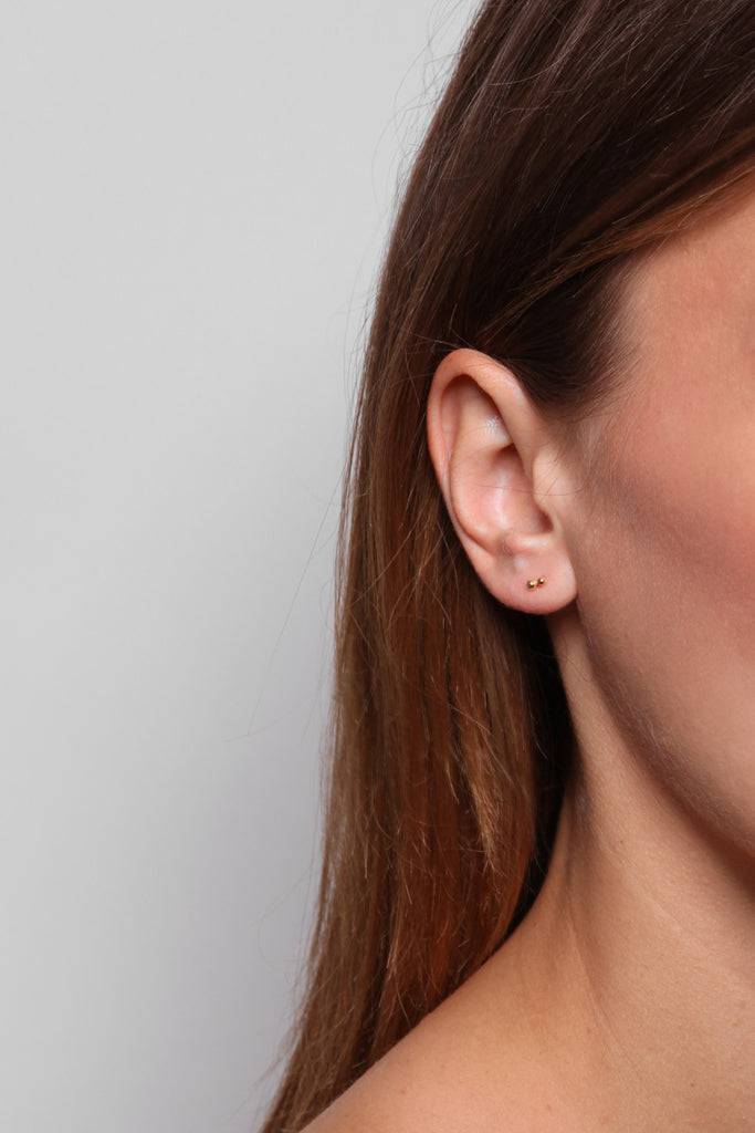 JUKSEREI POLLEN EAR STUDS Rabatte dieses Monats