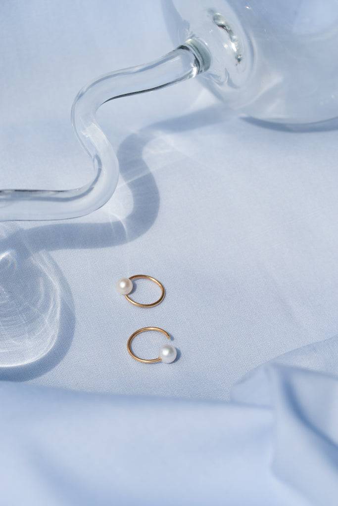 JUKSEREI VOYAGE TWIST EARRINGS MINI Große Rabatte