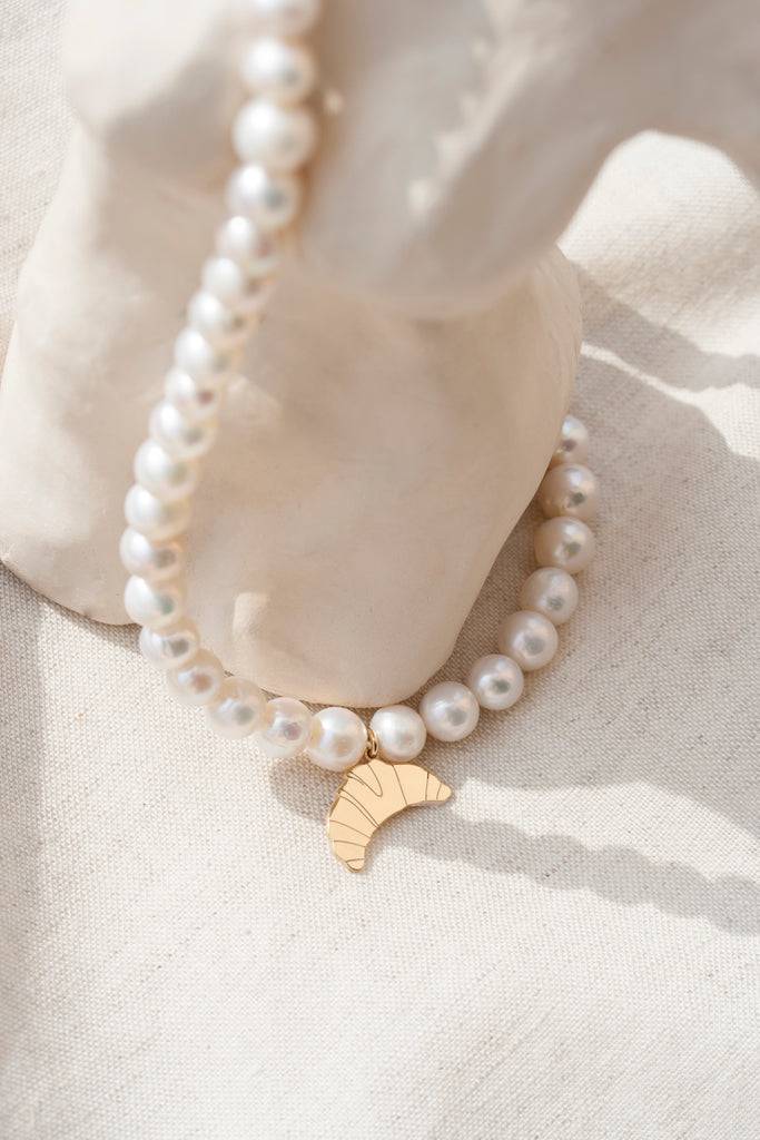 JUKSEREI CROISSANT PEARL NECKLACE Zeitbegrenzte Promotion