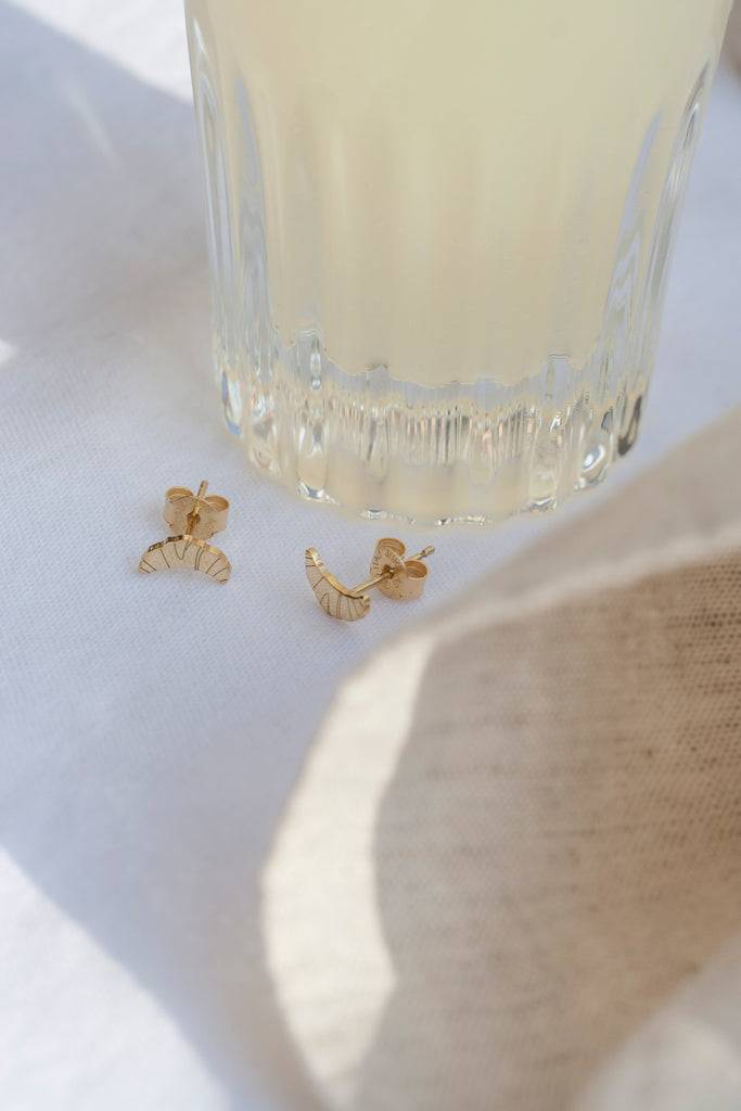 JUKSEREI CROISSANT EAR STUDS Bis zu 50% Rabatt