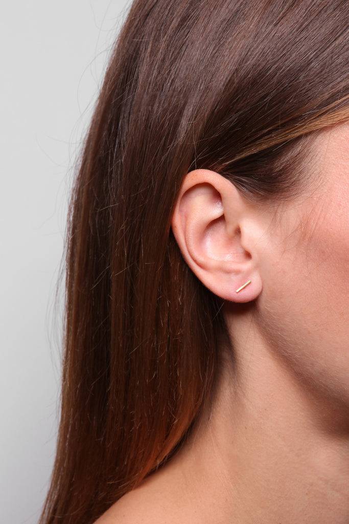 JUKSEREI XTRA FINE LINIE EAR STUDS Speichern exportieren