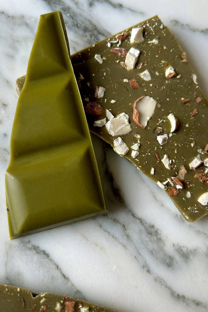 JUKSEREI HEALTH BAR · ORGANIC MATCHA CHOCOLATE ROASTED ALMONDS Meist gekauft
