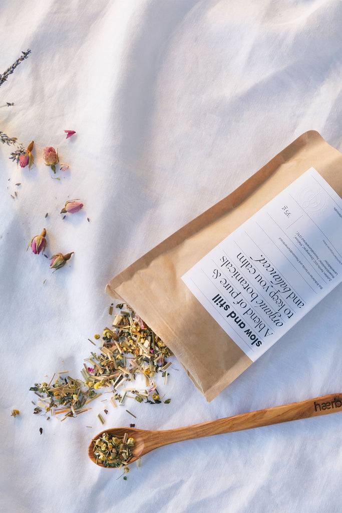 JUKSEREI HÆRB · ORGANIC TEA SLOW & STILL Kostenloser Versand