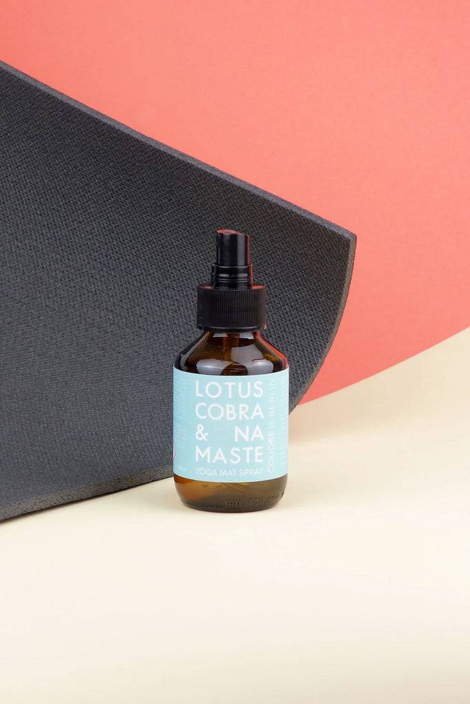 JUKSEREI COUDRE BERLIN · YOGA MAT SPRAY Vierteljährliche Förderung