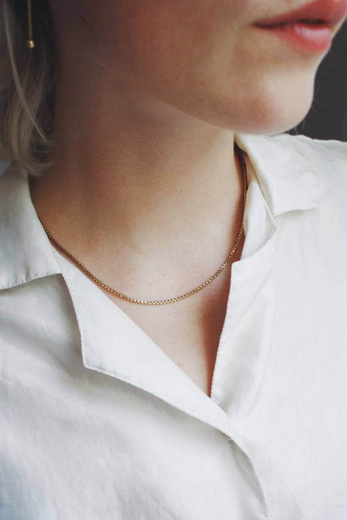JUKSEREI BOX NECKLACE Online Shopping