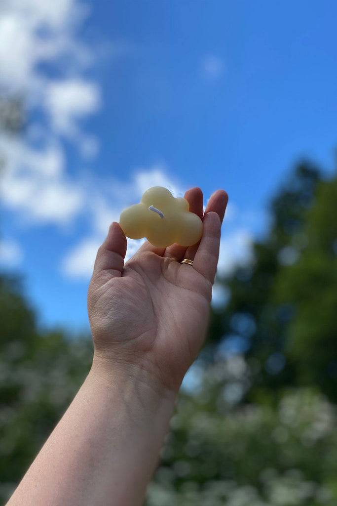 JUKSEREI SOLLYS · CLOUD BEESWAX CANDLE Lagerräumung