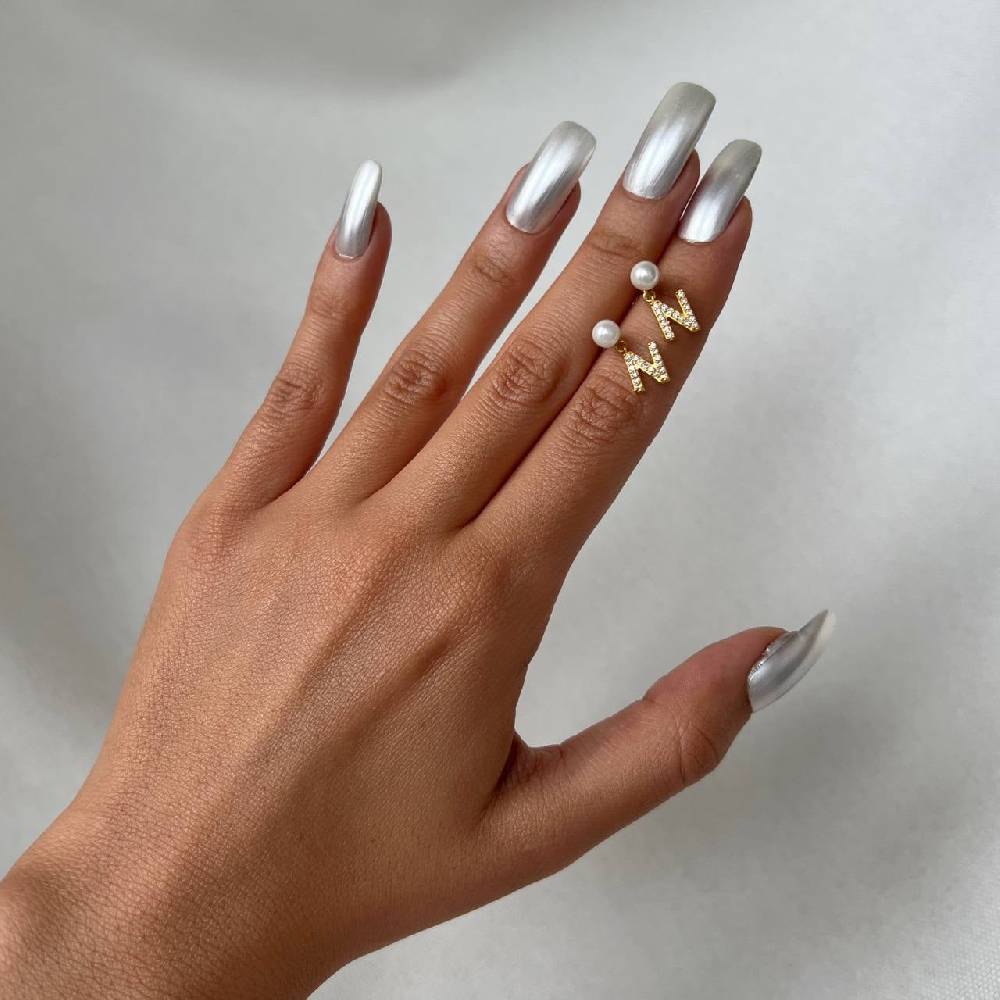 Kardelen PEARL INITIALEN OHRRING - 925 SILBER Lagerräumung