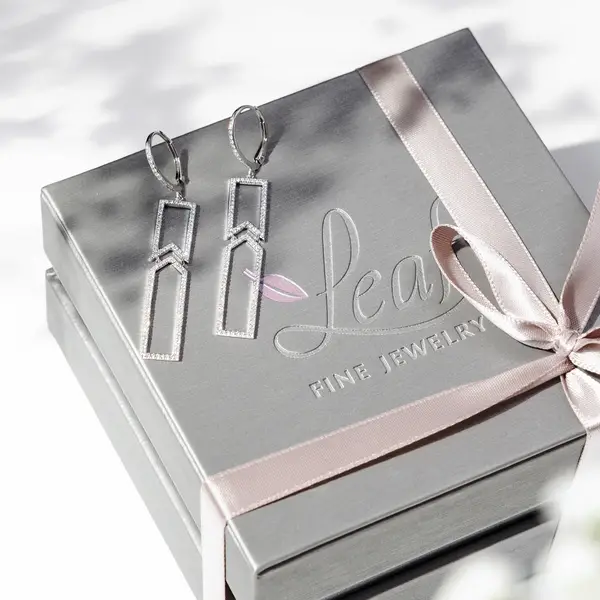Leaf Jewelry Ohrringe Unique mit Diamanten, 18 K Weißgold Blitzangebot