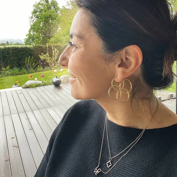 Leaf Jewelry Creolen Clover Charm, groß, 18 K Gelbgold vergoldet Nur noch ein Tag übrig