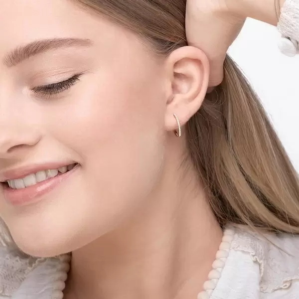 Leaf Jewelry Creole Circle S mit Diamanten, 15mm, 18 K Rosegold Black Friday