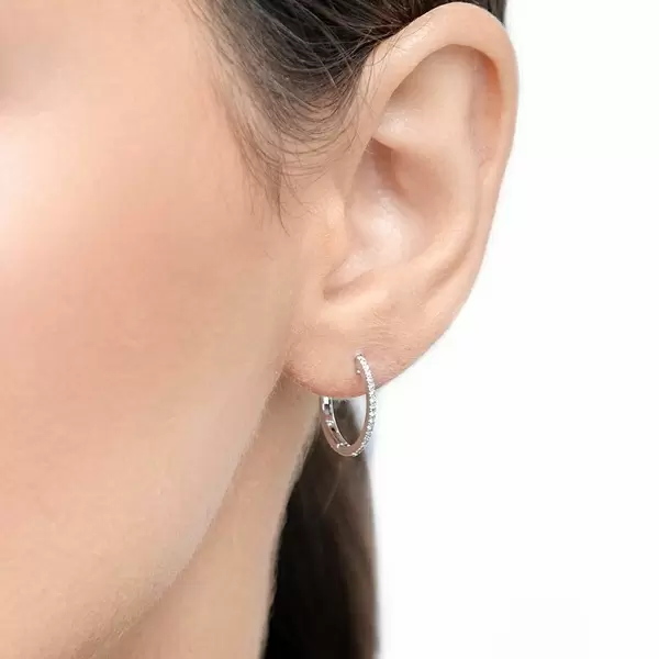 Leaf Jewelry Creole Circle S mit Diamanten, 15mm, 18 K Weißgold Valentinstagsangebot