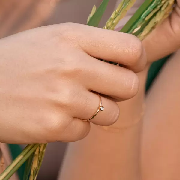 Leaf Jewelry Ring "my first diamond", 14 K Gelbgold Lagerräumung