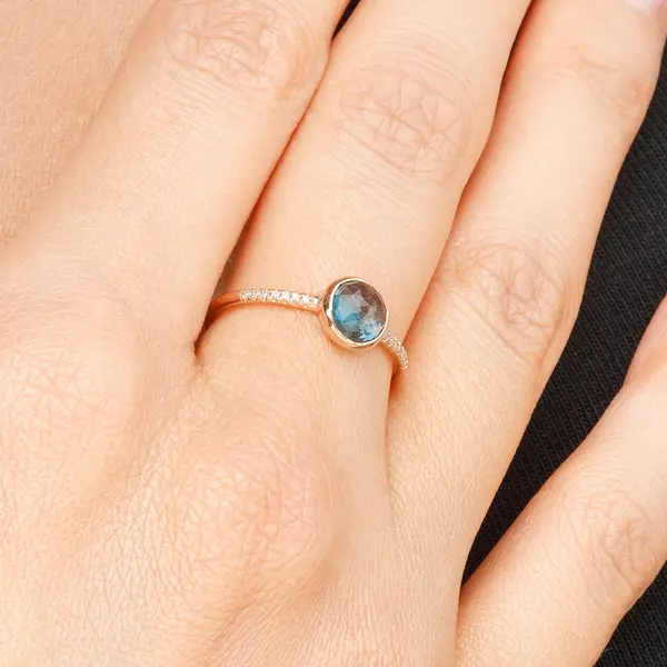 Leaf Jewelry Ring Blue Topas mit Diamanten, 14K Rosegold Exklusivangebot