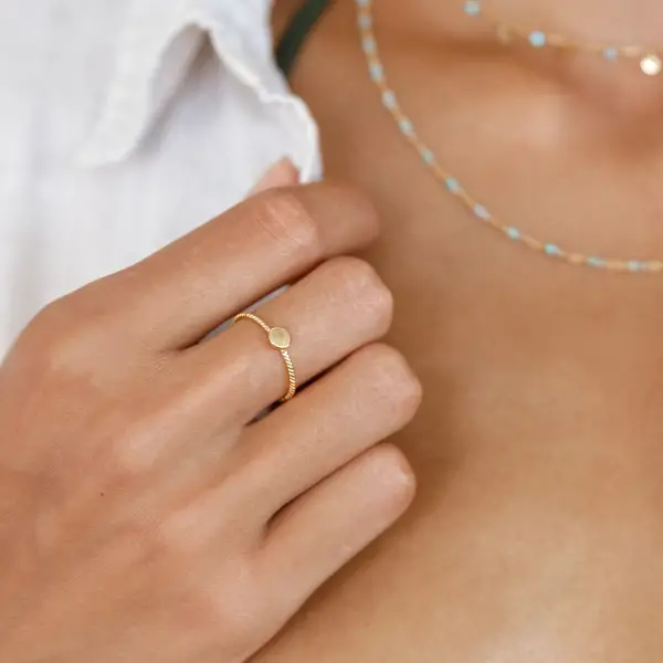 Leaf Jewelry Ring Twist mit Plättchen, 18 K Gelbgold vergoldet, Größe 50 Bis zu 50% Rabatt
