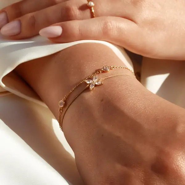 Leaf Jewelry Glücksbändchen Leaf Flower, 18 K Rosegold vergoldet, Beige Räumungsverkauf