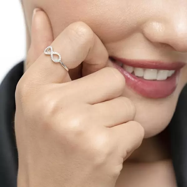Leaf Jewelry Infinityring mit Diamanten, 18 K Weißgold Begrenzte Freigabe
