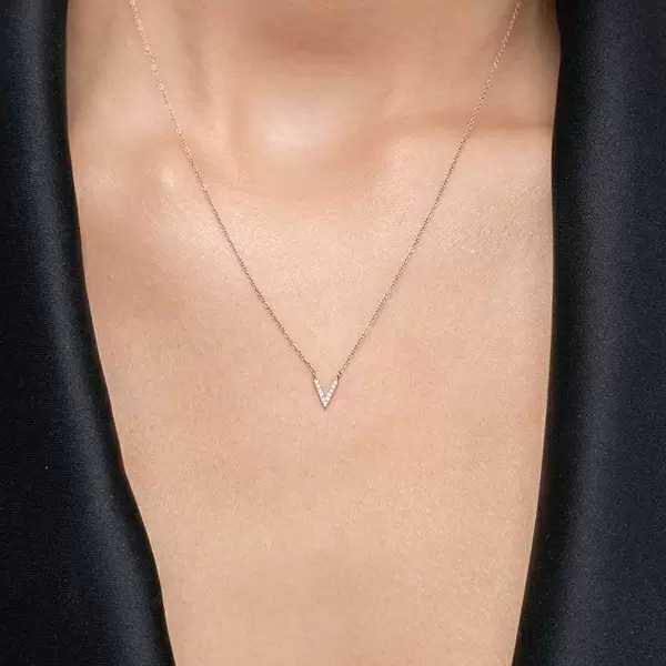Leaf Jewelry Halskette Letter "V", 14 K Rosegold mit Diamanten Fabrikladen