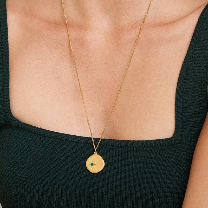 Mosuo Jewellery Geburtsstein Halskette Mai - Vermeil & Grüner Onyx Neueste Stile