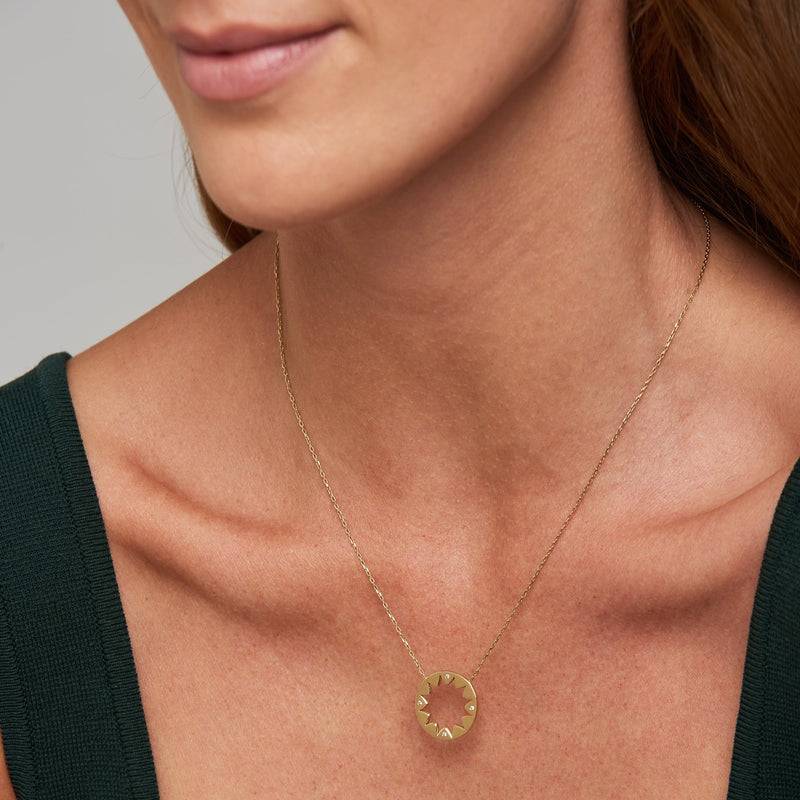 Mosuo Jewellery Sonnen Diamant Anhängerkette Rabatt