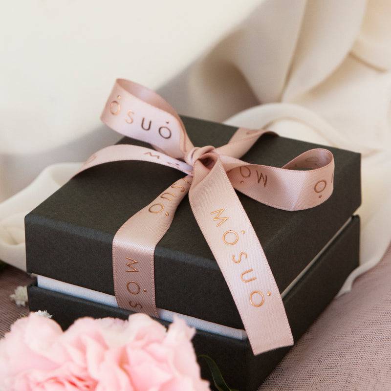 Mosuo Jewellery Regenbogen Halskette mit Steinen Valentinstagsangebot