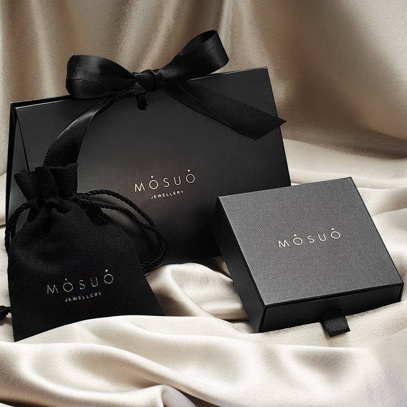 Mosuo Jewellery Diamant Buchstaben Halskette “A” - Vermeil Exklusive Angebote