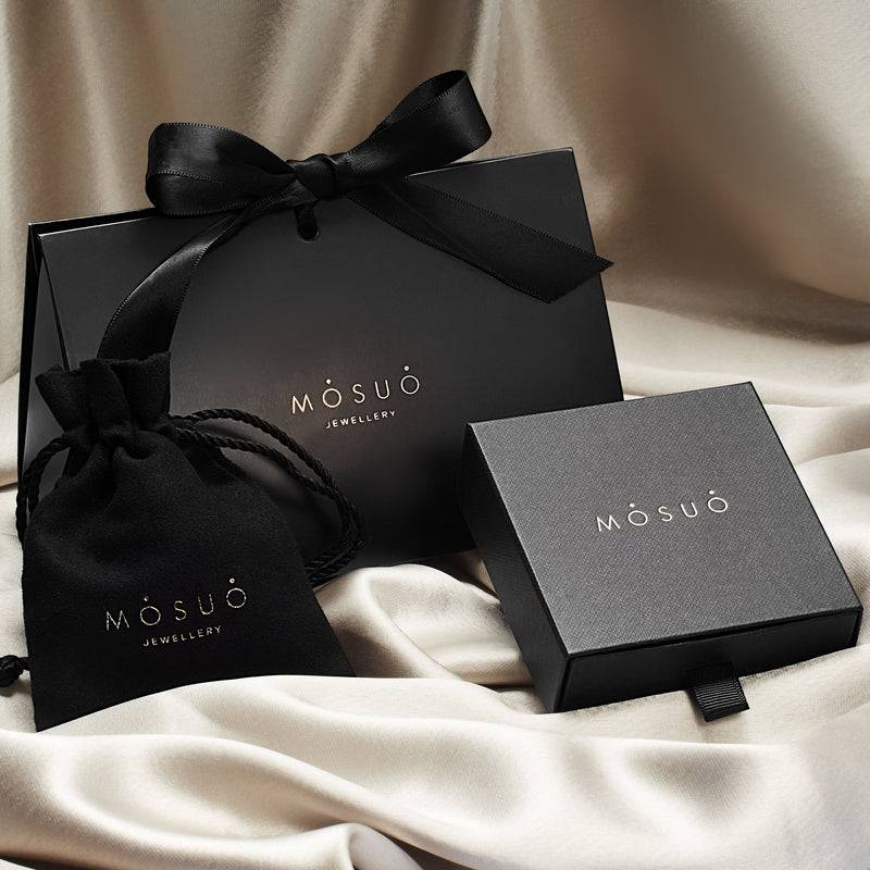 Mosuo Jewellery Diamant Buchstaben Halskette “E” - Vermeil Bestseller