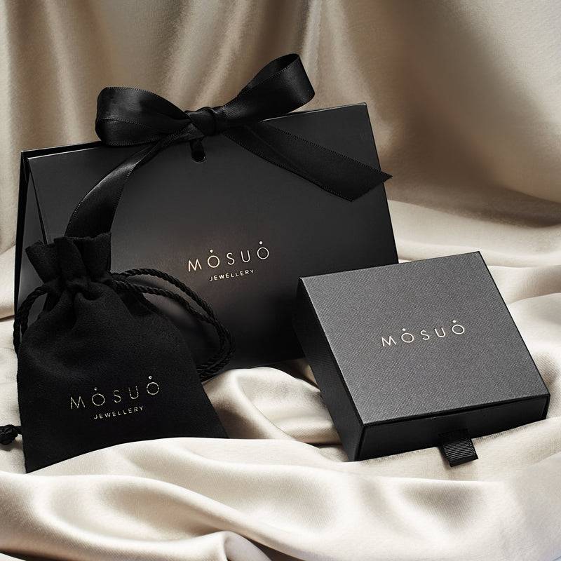 Mosuo Jewellery Diamant Buchstaben Halskette “J” - Vermeil Sonderangebote