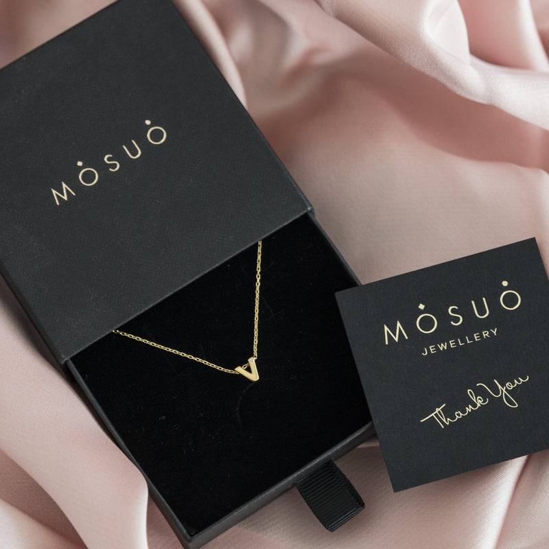 Mosuo Jewellery Diamant Buchstaben Halskette “V”- Vermeil Letzter Tag