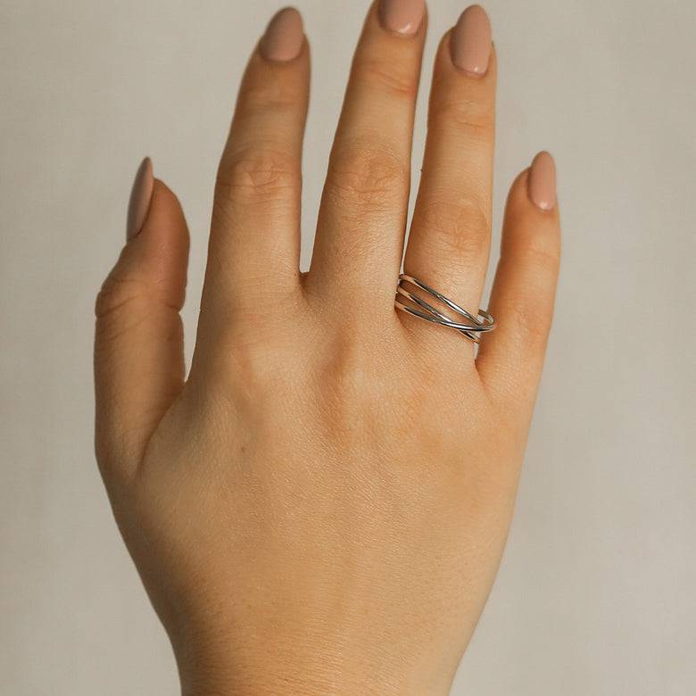 Nana Kay Curvey Glam Ring Vibrant Silber Preisnachlass