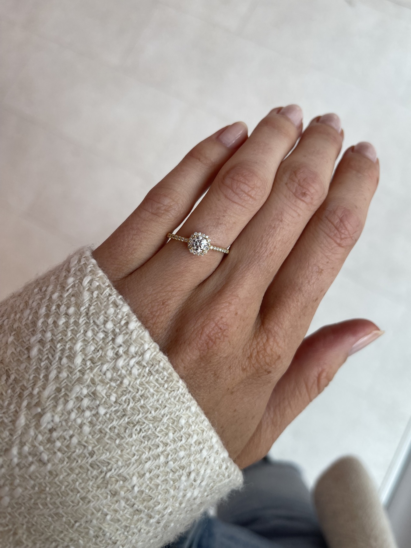 Nina Kastens Halo Diamond Ring Kauf eins, bekomm eins gratis