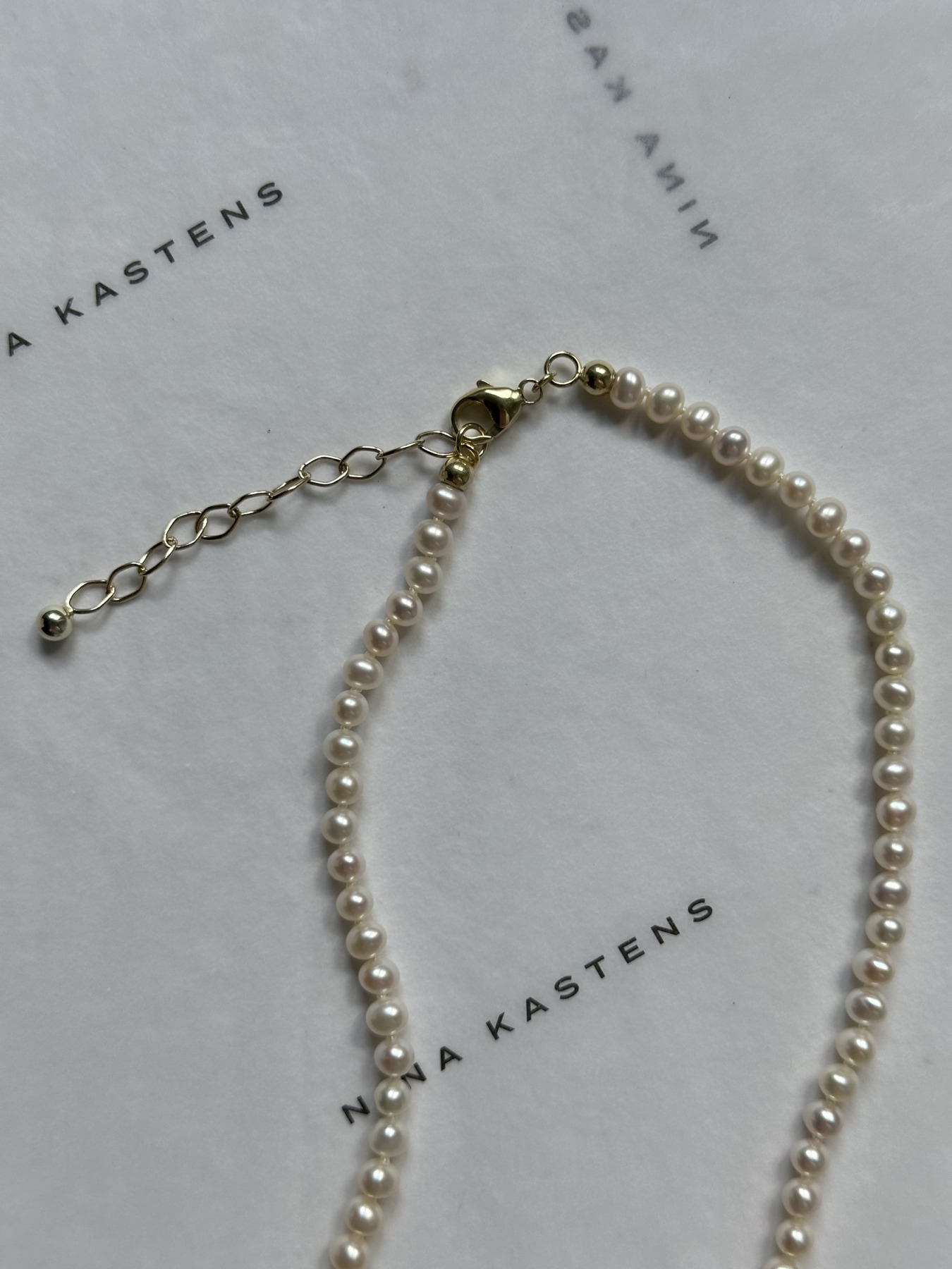 Nina Kastens GOOD Graffiti Pearl Choker Discount Store für neue Produkte
