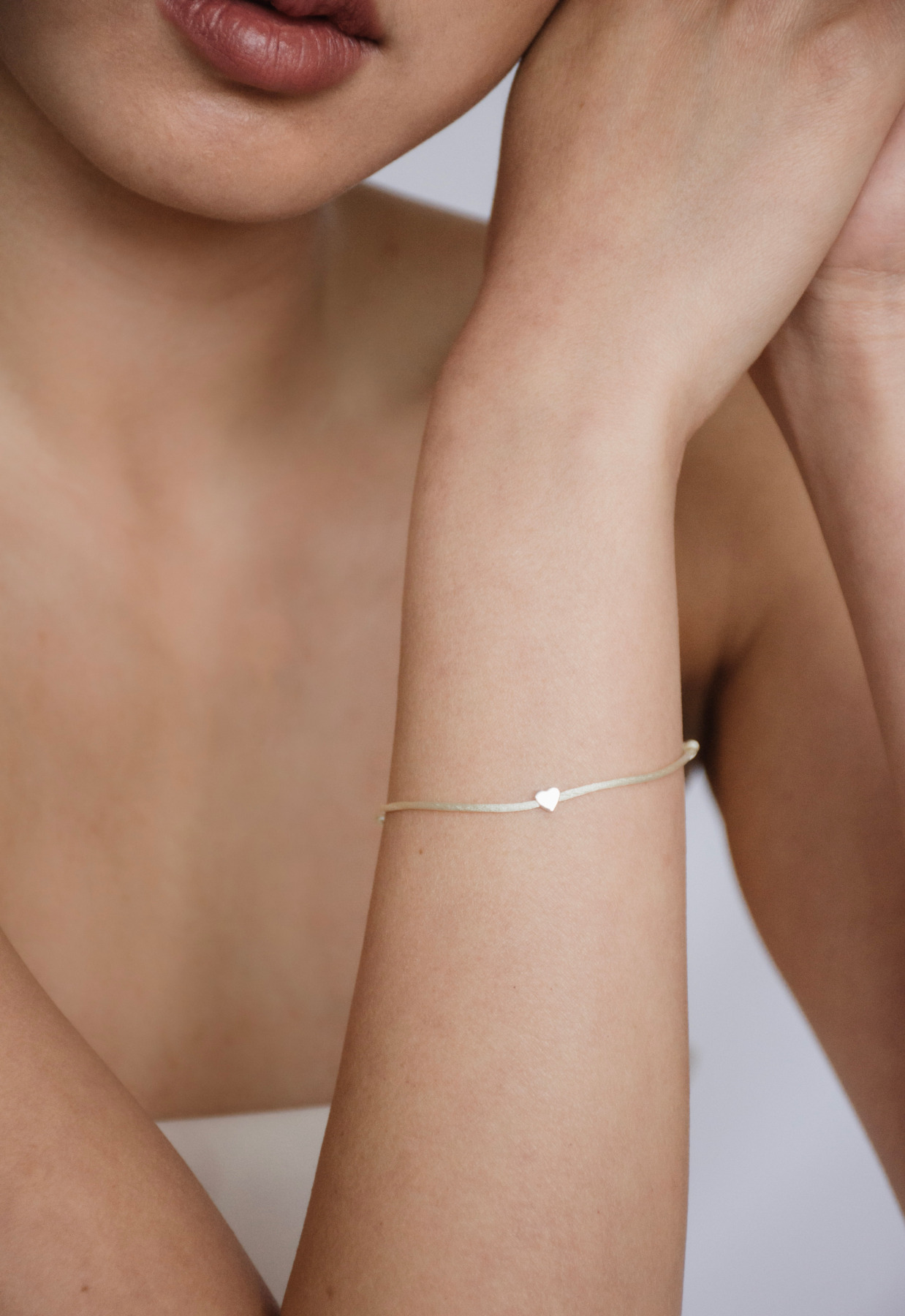 Nina Kastens Heart Bracelet White WG Kostenloser Versand