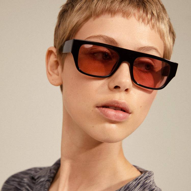 Pilgrim ENIEL Recycelte Sonnenbrille Schwarz/Gold Begrenzt auf 3 Tage