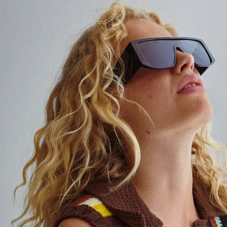 Pilgrim JOHARI Recycelte Sonnenbrille Schwarz Online
