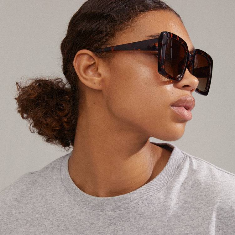 Pilgrim LUCIANA Oversized Vintage-Sonnenbrille in braunem Schildpatt Kostenlose Rückgabe