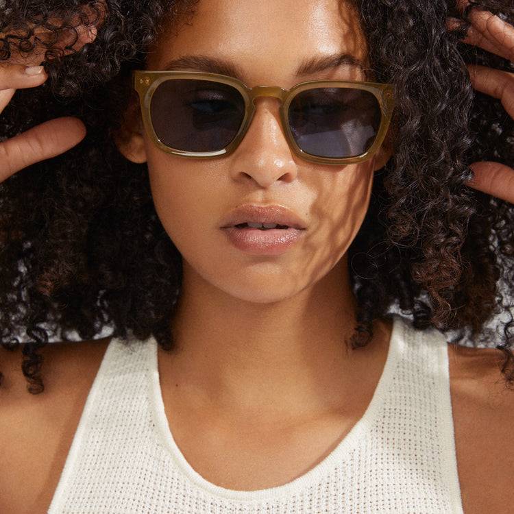 Pilgrim ELETTRA ikonische Retro-Sonnenbrille kristallgrün Letzte 3 Tage
