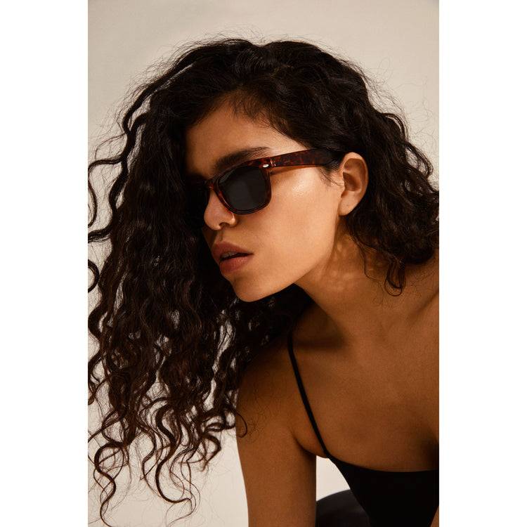 Pilgrim REESE Sonnenbrille im Retro-Stil, Schildpatt braun Sonderangebot der Fabrik