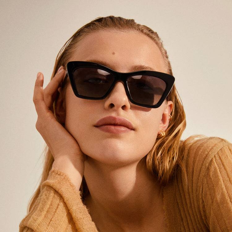 Pilgrim DAKOTA eckige Cat-Eye-Sonnenbrille schwarz Sonderangebot