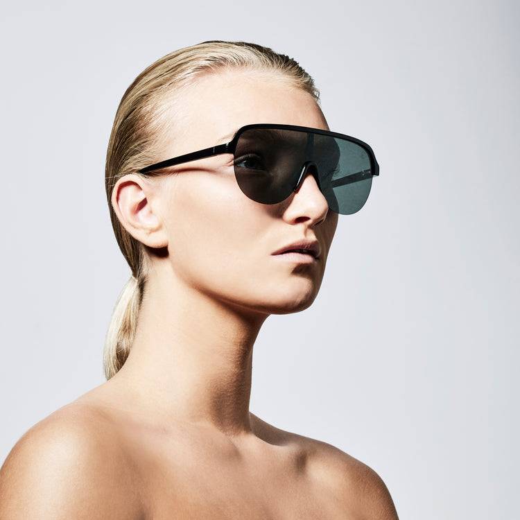 Pilgrim BINNIE Shield Sonnenbrille schwarz Preisnachlass