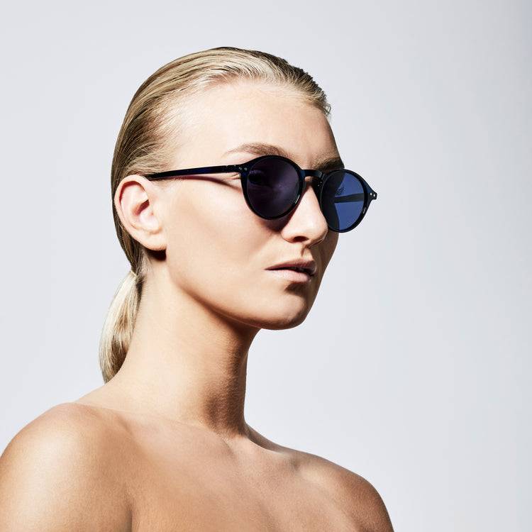 Pilgrim ROXANNE klassische runde Sonnenbrille, blau Saisonschlussverkauf