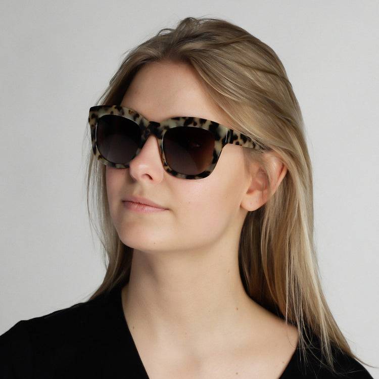 Pilgrim Sonnenbrille : Dael : Grau Lagerräumung