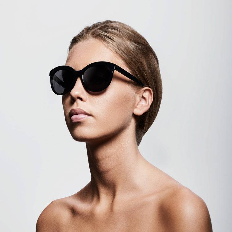 Pilgrim TULIA Cat-Eye-Sonnenbrille schwarz im Angebot
