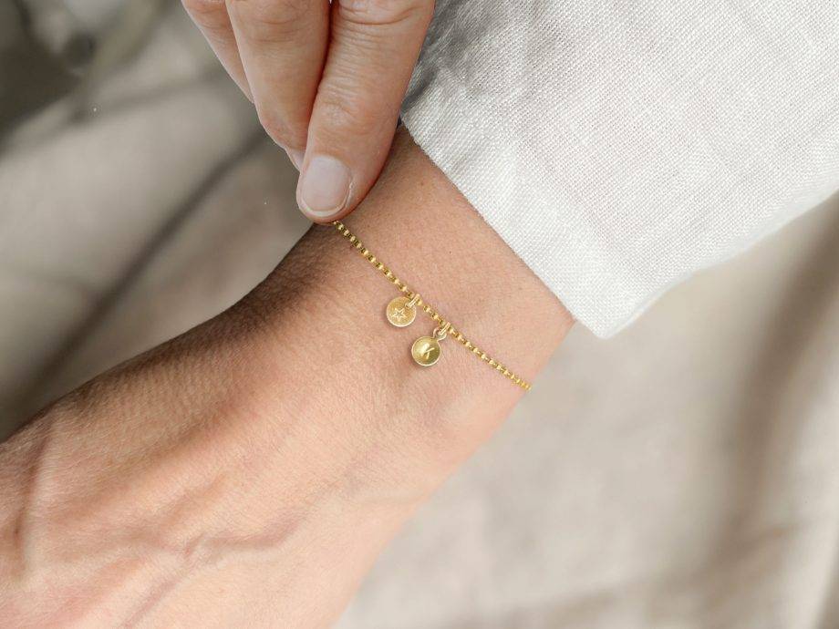 ﻿Renna Deluxe Armband mit STERN Buchstaben-Anhänger Gold Begrenztes Angebot