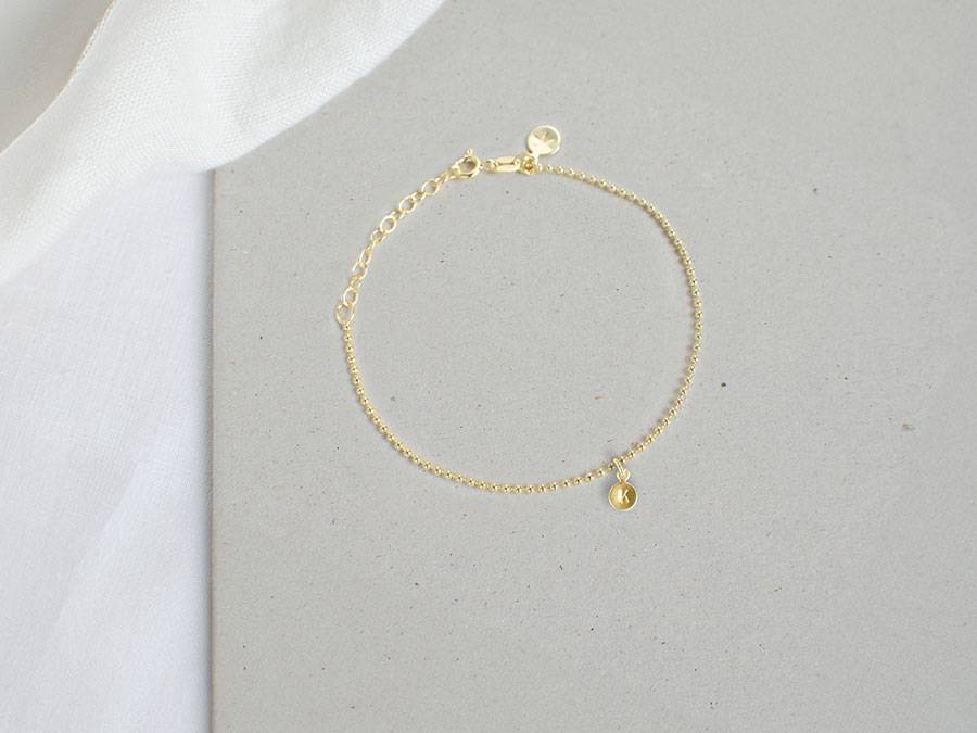 Renna Deluxe Kugel Armband mit BUCHSTABEN Gold Muttertagsangebot