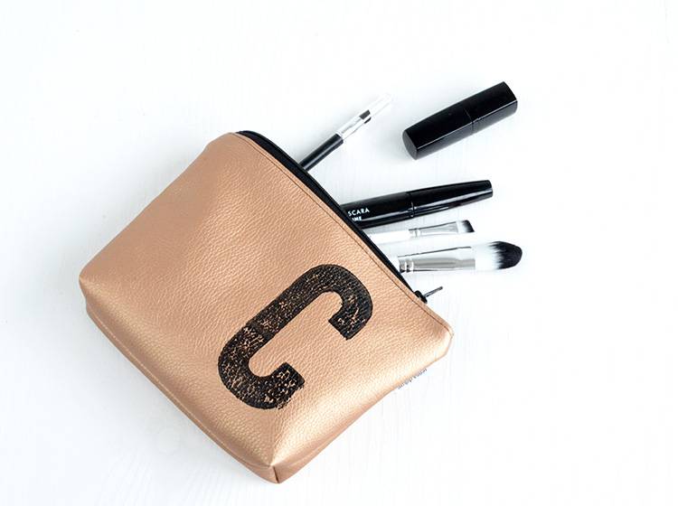 Renna Deluxe Kosmetiktasche Metallic KUPFER mit Buchstabe / vegan Fabrikverkauf