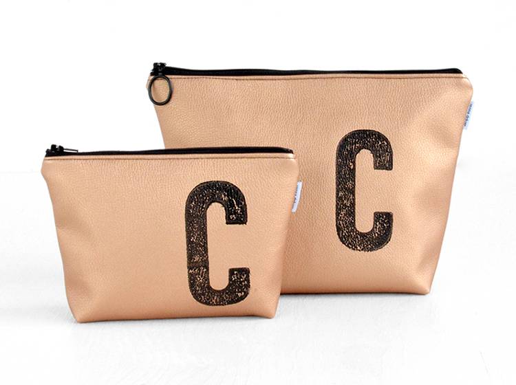 Renna Deluxe Kosmetiktasche Metallic KUPFER mit Buchstabe / vegan Fabrikverkauf