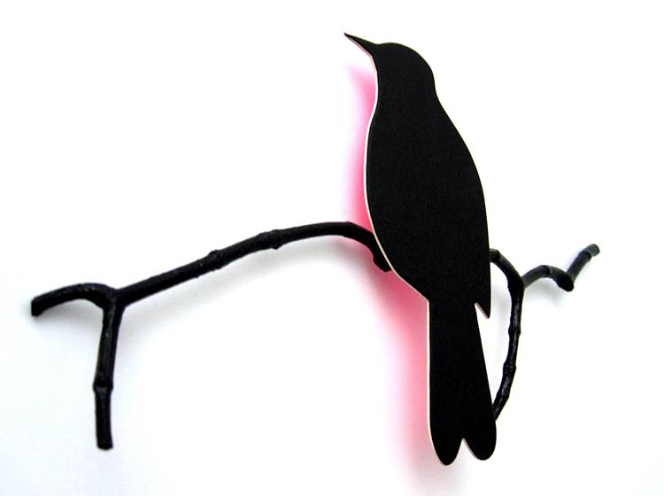 Renna Deluxe Drossel in Schwarz mit Glow in NeonPINK _ Wandobjekt Online Outlet