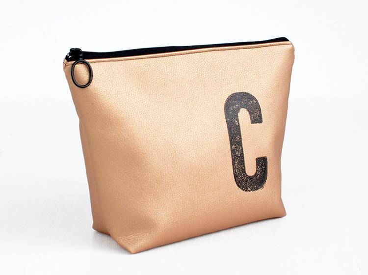 Renna Deluxe Waschtasche Metallic KUPFER mit Buchstabe, vegan Begrenzt auf 3 Tage