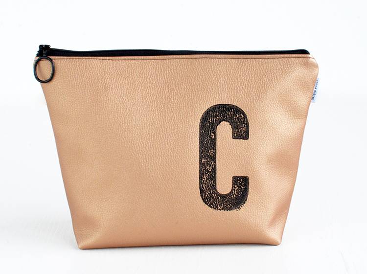 Renna Deluxe Waschtasche Metallic KUPFER mit Buchstabe, vegan Begrenzt auf 3 Tage